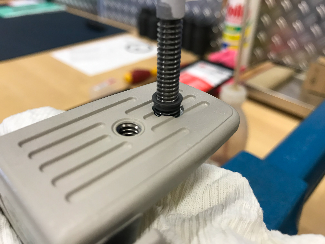 Eindrehen des Gewindeeinsatzes