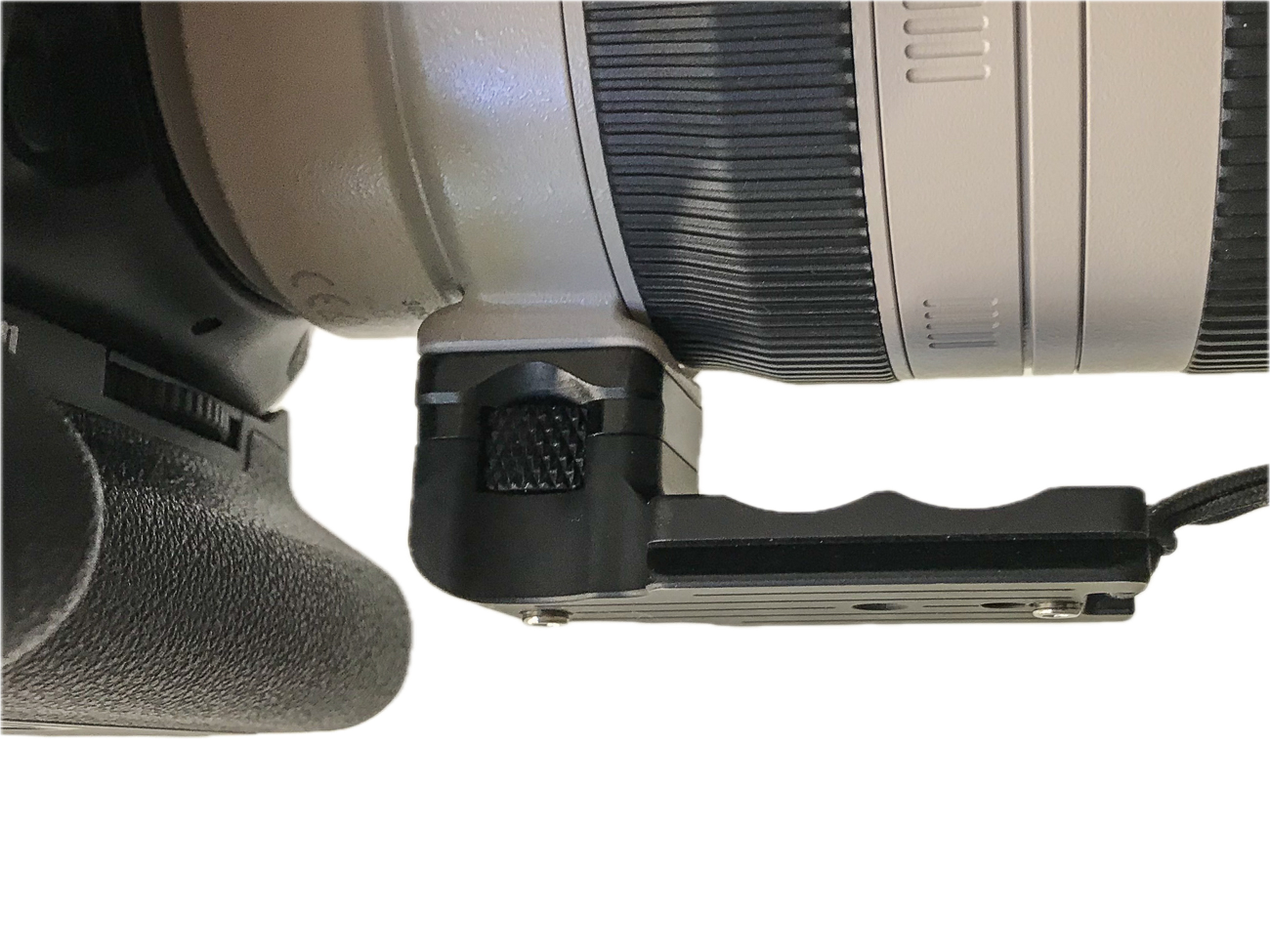 Ersatzfu&szlig; an der Objektivschelle angebracht