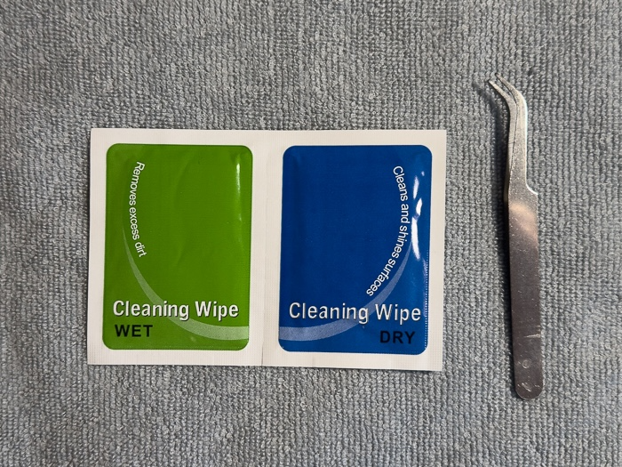 Reinigungsset und Pinzette