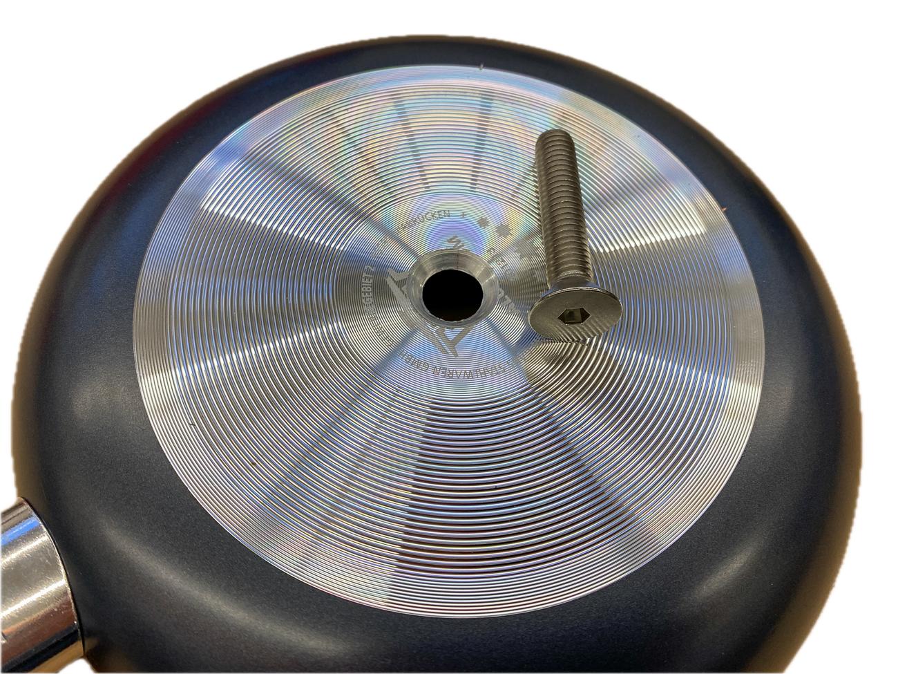 Die Senkung f&uuml;r die Senkkopfschraube nicht vergessen